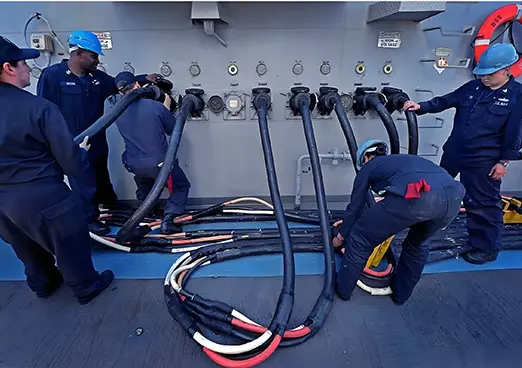 人工操作充电，费时费力存在安全隐患